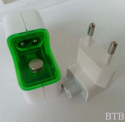 2015 popular mini dual USB  2.1A 1A  charger for mobile phone supplier